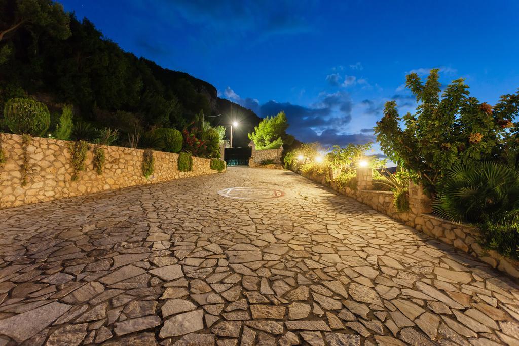 Villa Akros And Suites Keri エクステリア 写真