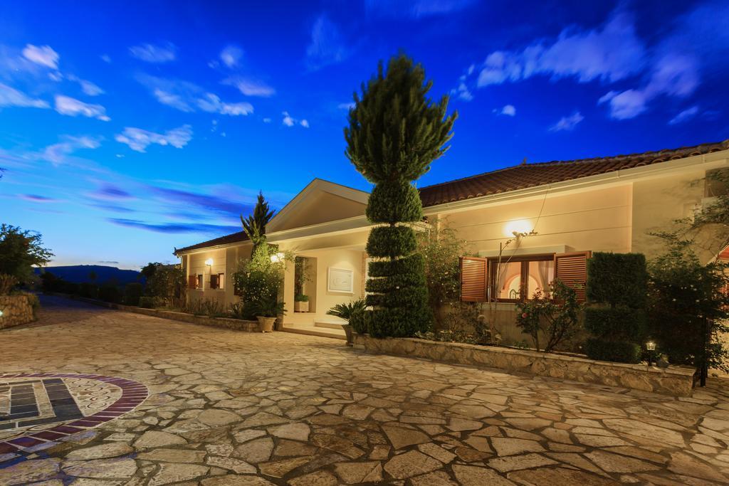 Villa Akros And Suites Keri エクステリア 写真